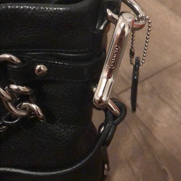 Black Leather Coach double strapped bag - Picture 4 of 12
